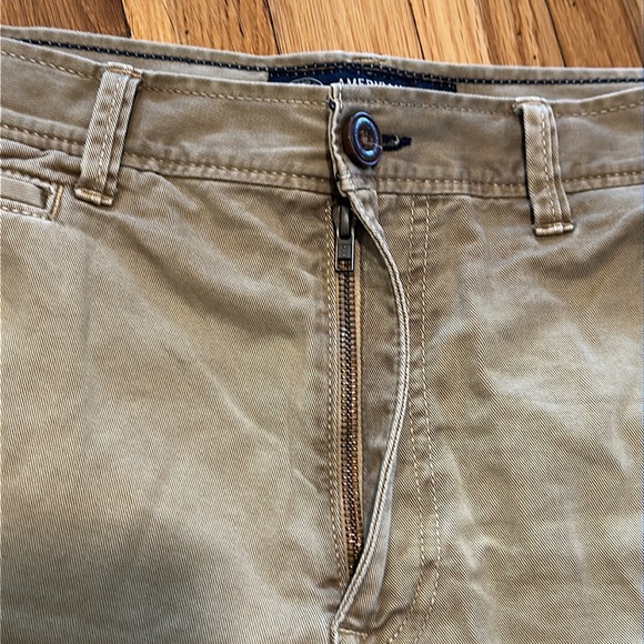American Eagle Classic Distressed Shorts - Picture 5 of 13